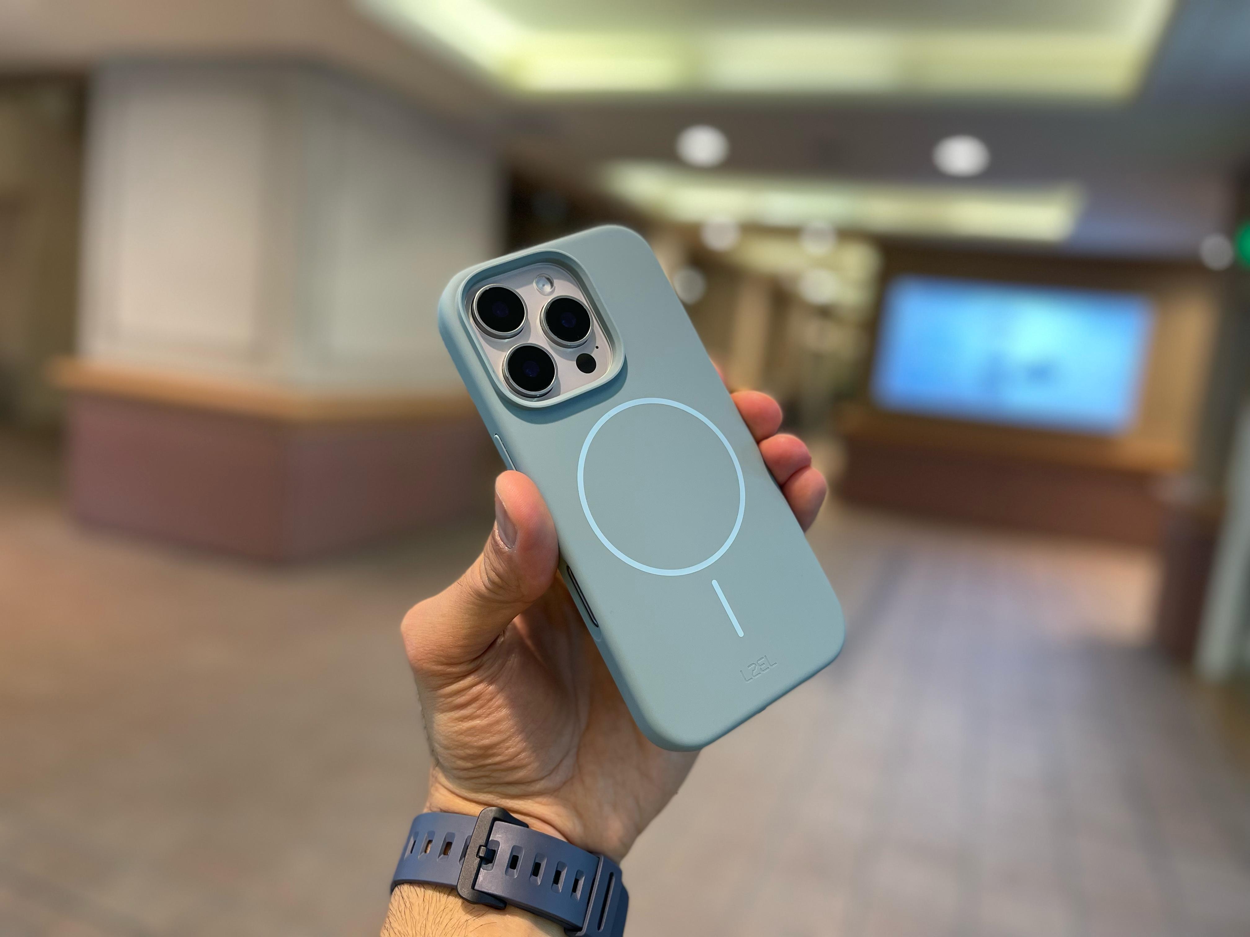 غطاء LZEL PrimeMag لهاتف iPhone 16 Pro من السيليكون السائل مع MagSafe | Riptide Blue 
